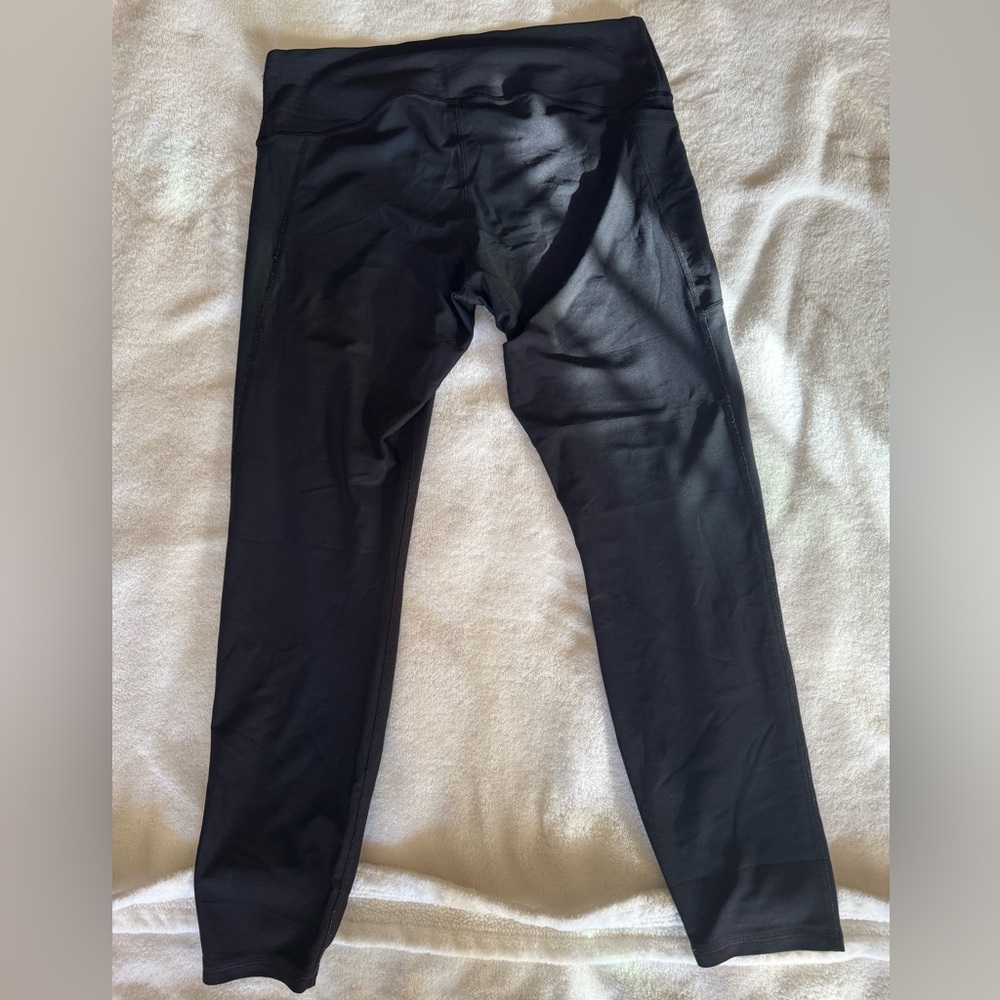 Women’s Under Armour Compression leggings. XL